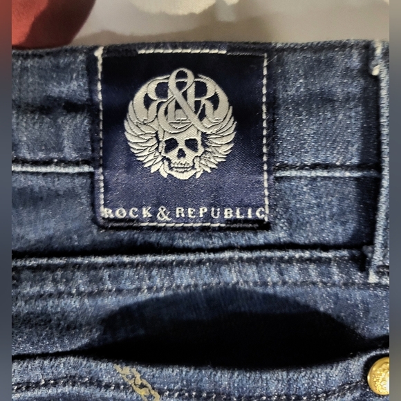 Rock &:Republic Dark Blue Jeans w/chain Details On Pockets- Size 30 Waist - Picture 9 of 13